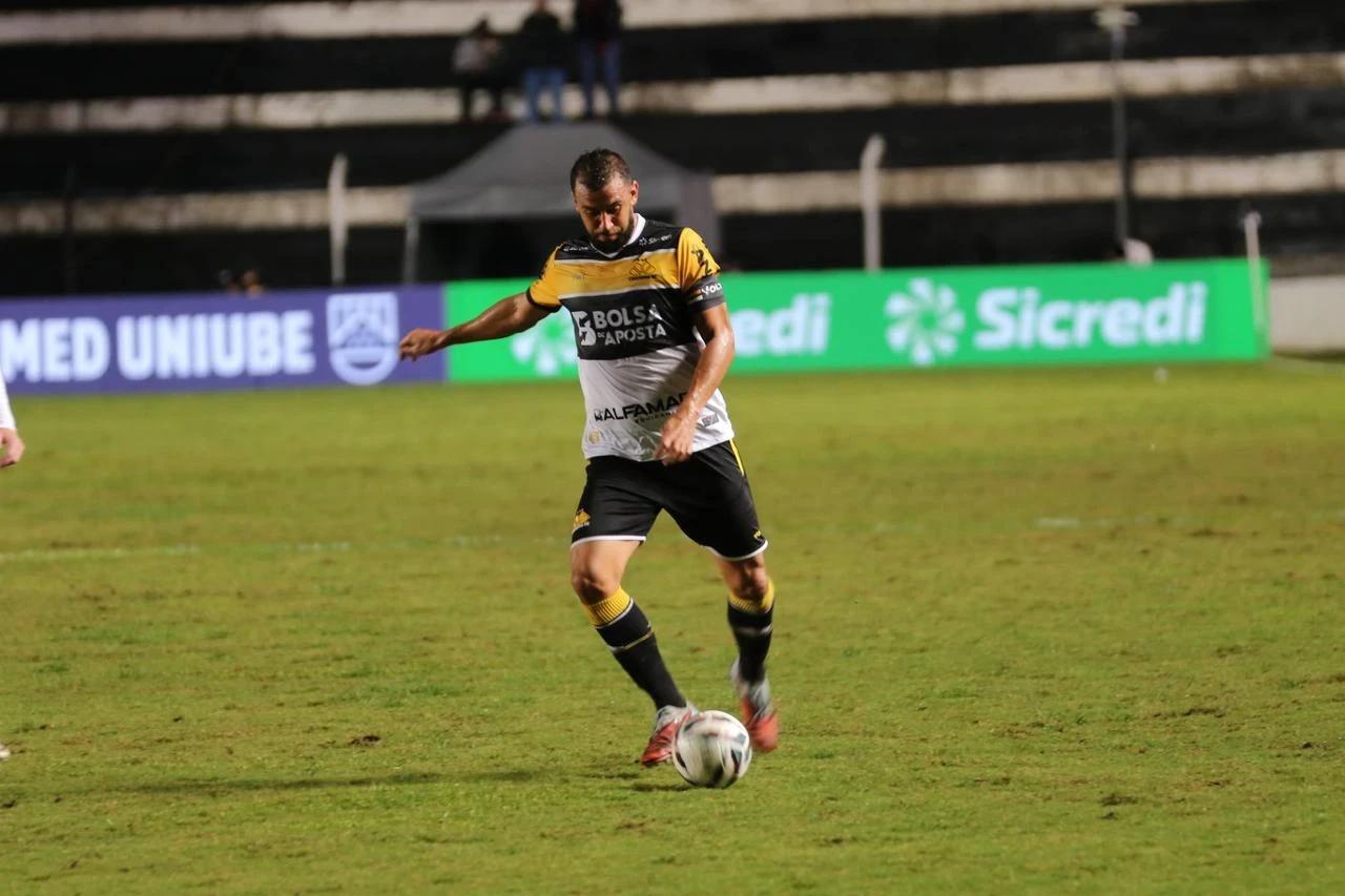 Castán avalia sequência de empates do Tigre e projeta duelo contra o Avaí