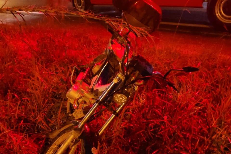 Motociclista de 70 anos fica ferido após colisão com carro em Morro da Fumaça