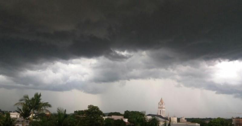 Temperaturas altas e chance de temporais devem se repetir nesta quarta-feira