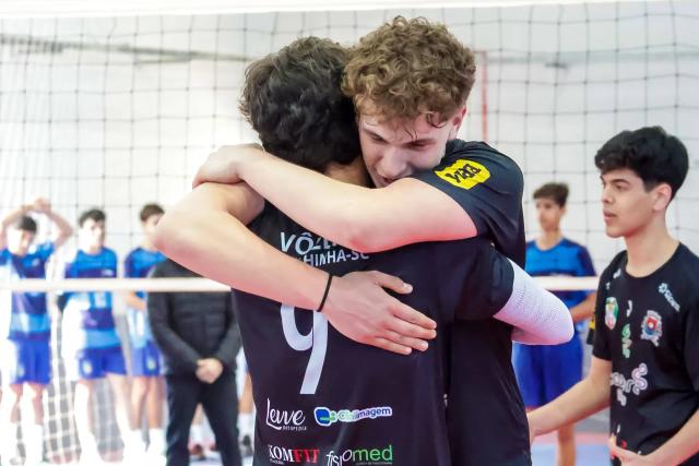 Vôlei de Forquilhinha vence em quatro competições e garante vaga na final do Estadual