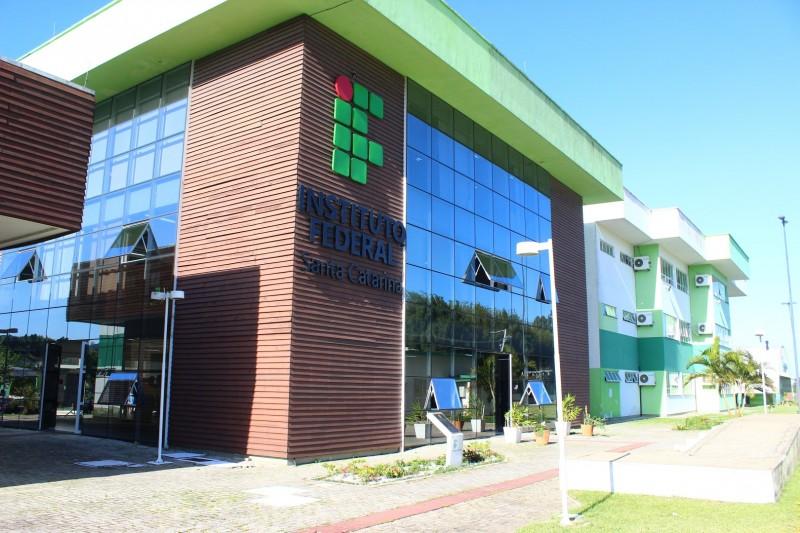 IFSC abre inscrições para 1.628 vagas para transferências e retornos 