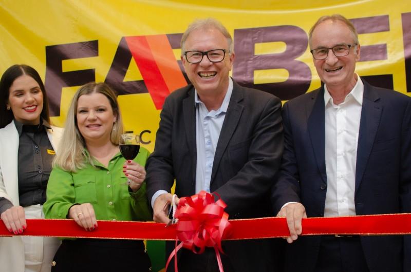 Tintas Farben inaugura filial na Colômbia