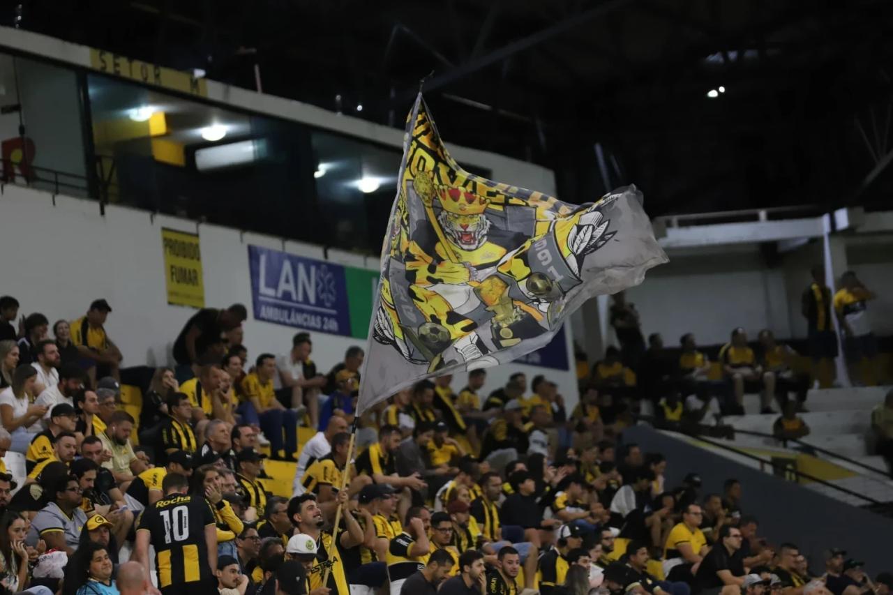 Criciúma iniciará entrega de camisas para sócios no fim de maio
