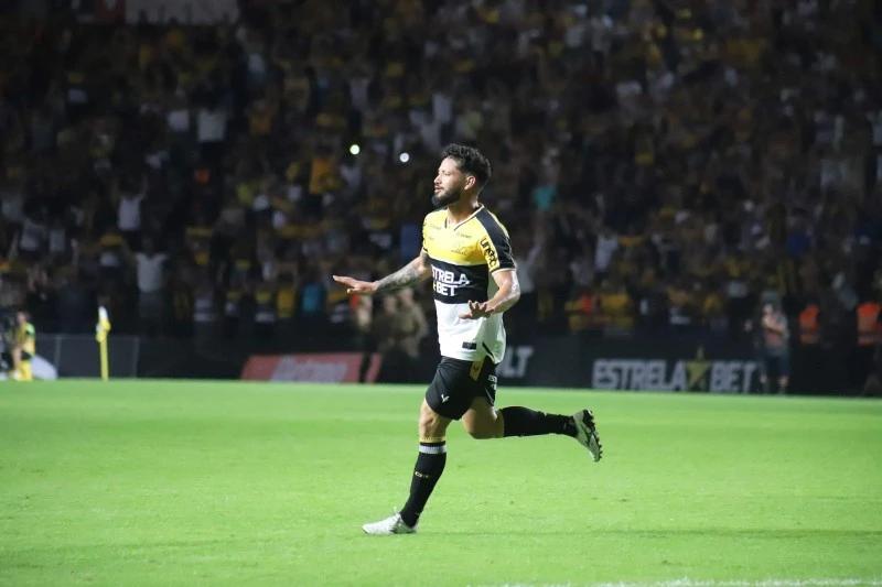 Ex-atacante do Criciúma é anunciado em clube da Série B