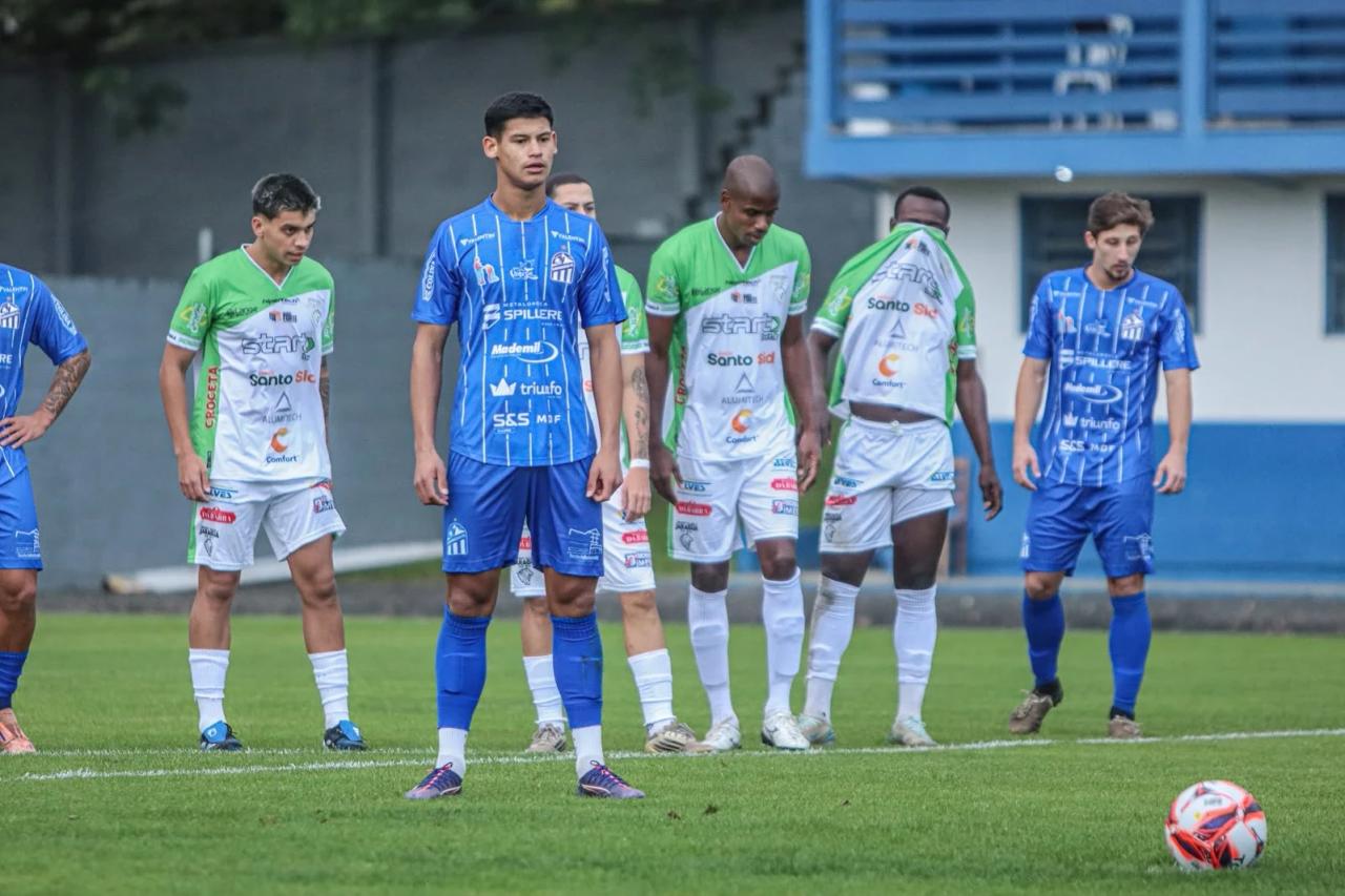 Goleada, rebaixamento e líder isolado marcam a 14ª rodada da Série B do Catarinense; veja a tabela