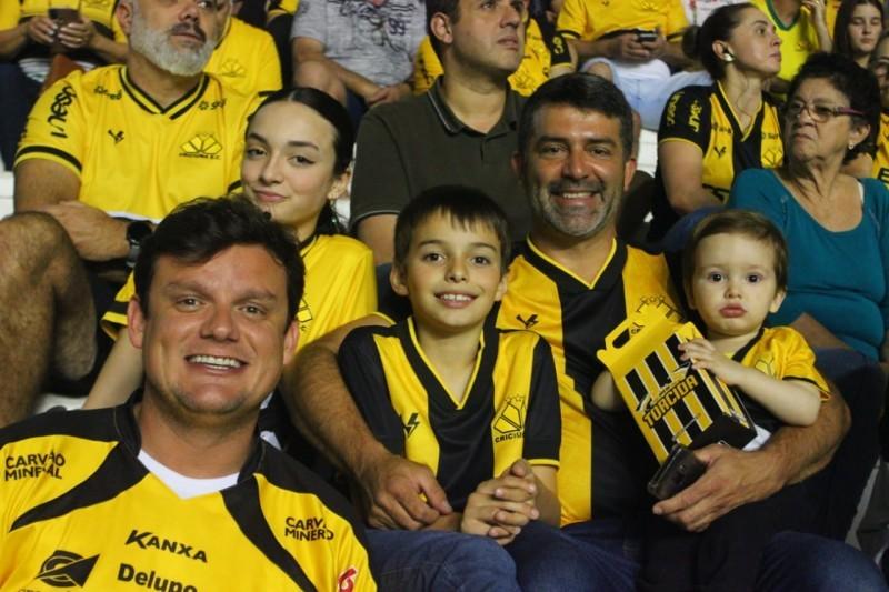Mais de 12 mil pessoas acompanham a vitória do Tigre contra o CRB no Heriberto Hülse