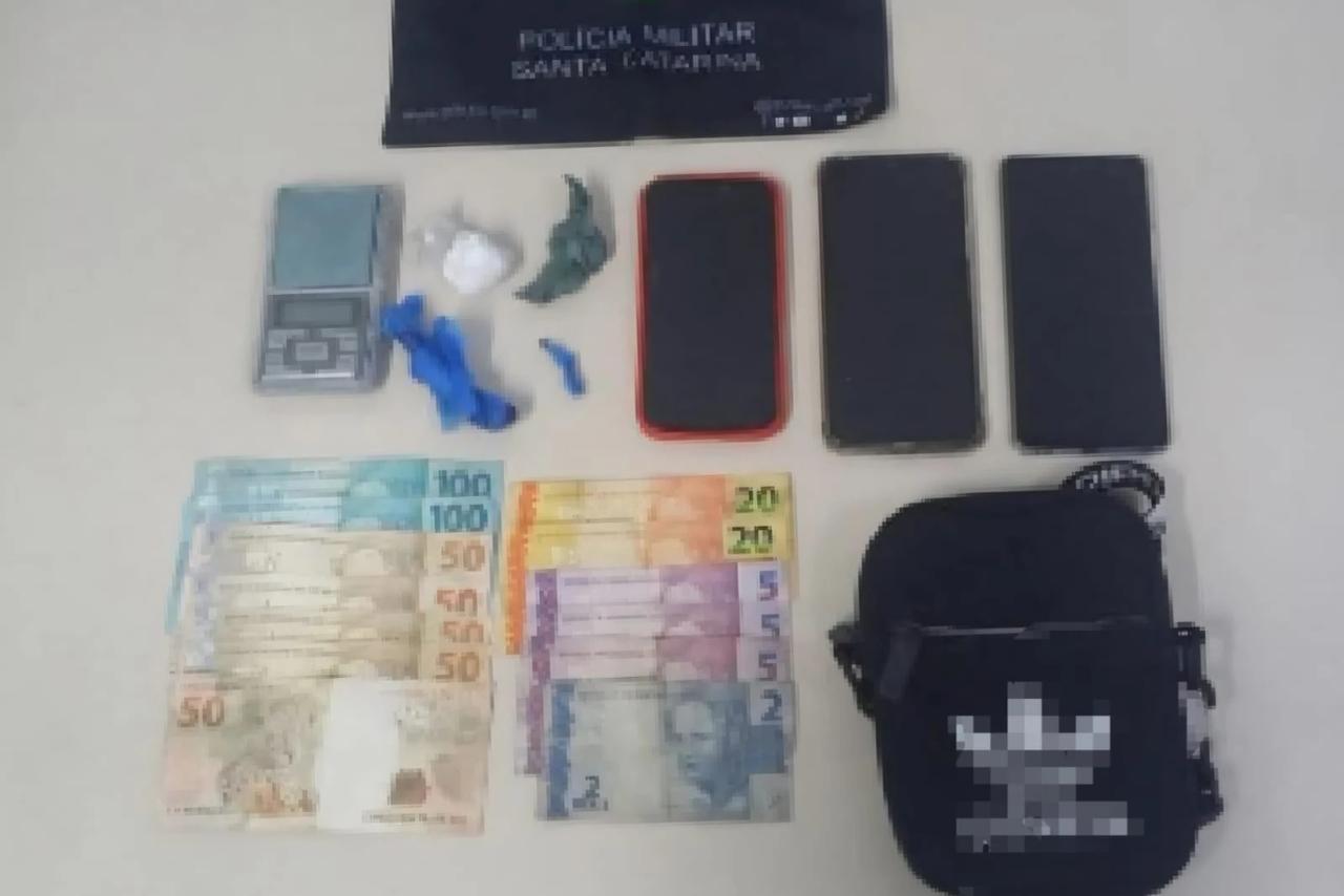 Dupla é presa por tráfico de drogas em Orleans
