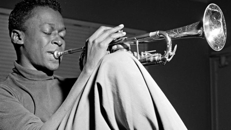 Teatro Elias Angeloni recebe espetáculo gratuito de Jazz na próxima semana 