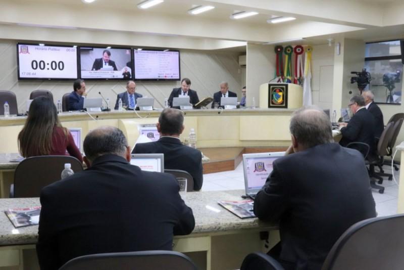 Vereadores rejeitam projeto que tratava de taxas da Cosip