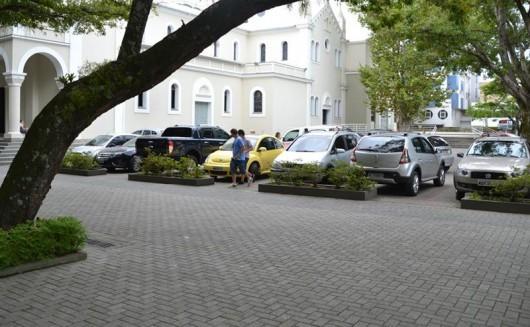 ASTC intensifica fiscalização a veículos estacionados na praça Nereu Ramos
