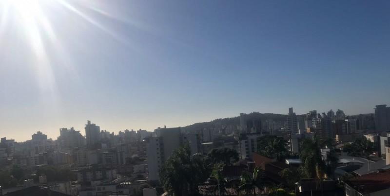 Com tempo seco, Criciúma deve ter temperatura máxima de 33 graus nesta semana