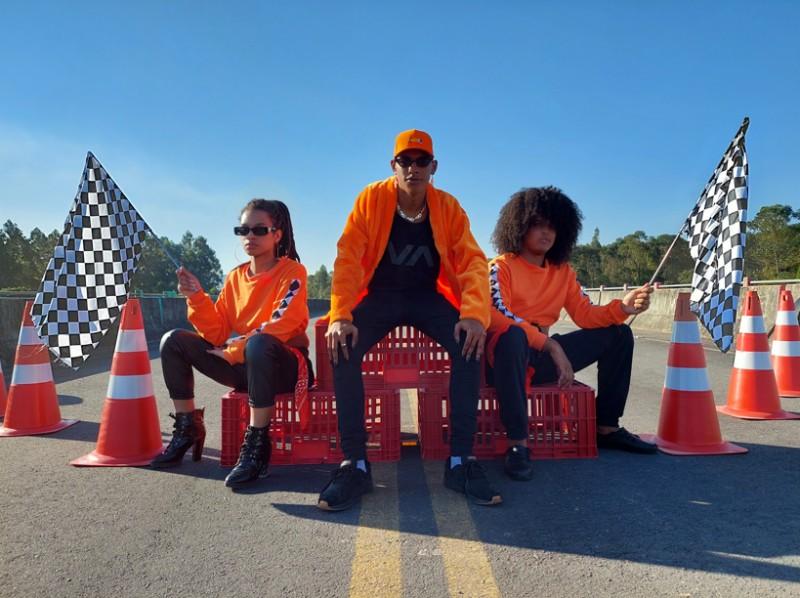 Com direito a primeiro video clipe, jovem criciumense lança novo single 'Sem Saída'