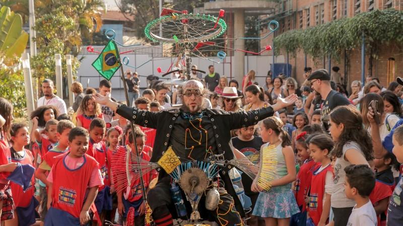 Festival Nacional de Teatro Revirado encerra neste sábado em Criciúma