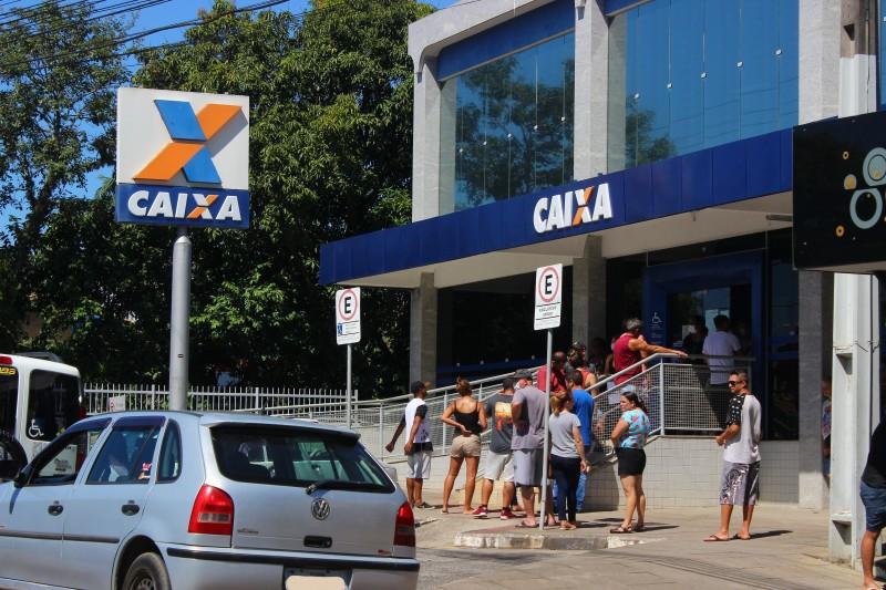Caixa libera abono salarial para trabalhadores nascidos em dezembro