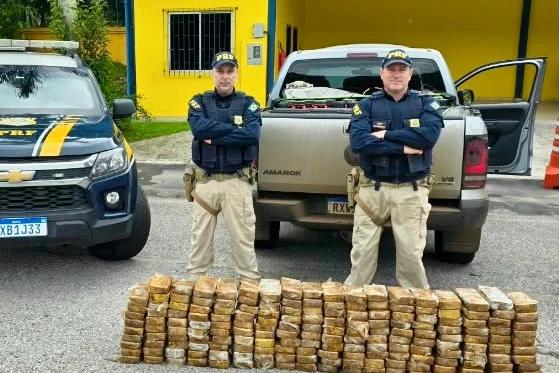 Vídeo e fotos: carga milionária de pasta base de cocaína é apreendida em SC