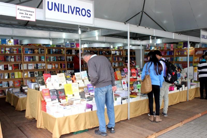 Feira do Livro em Criciúma termina neste sábado