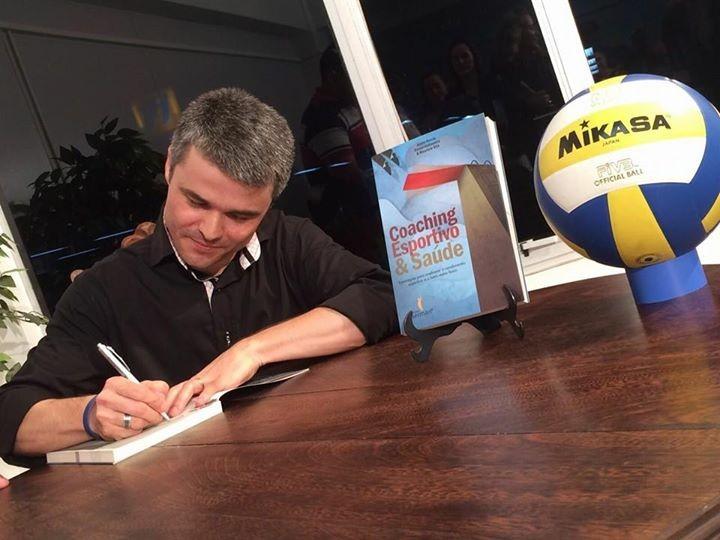 Coach esportivo e saúde são temas de livro