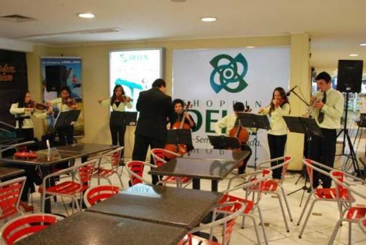 Chuva leva concerto para o shopping