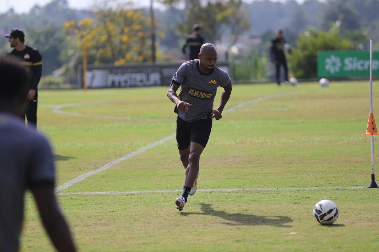 Tigre realiza treino tático no CT Antenor Angeloni
