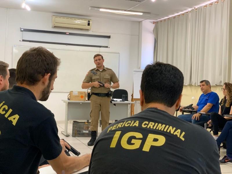 Servidores do IGP recebem instrução para habilitação de armas de fogo 