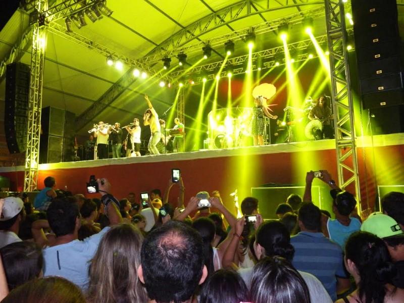 Show com Chimarruts atrai multidão para a área central do Arroio do Silva