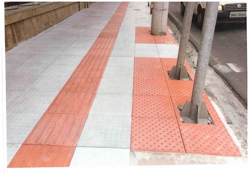 Prefeitura de Criciúma inicia notificações para adequação de calçadas na rua Araranguá