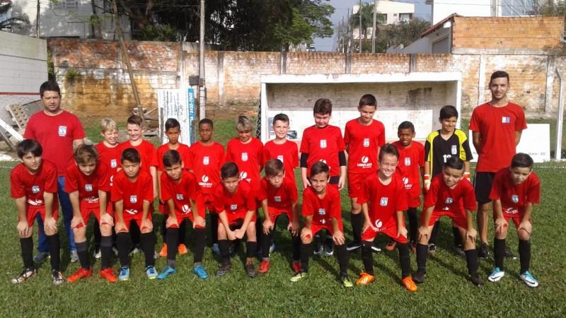 Equipe Sub-11 da FMCE joga por vaga nas quartas de finais da LUD