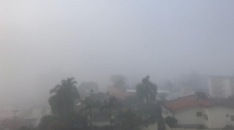Polícia alerta motoristas sobre neblina