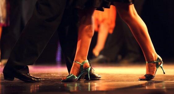 Curso gratuito de dança de salão em Morro da Fumaça
