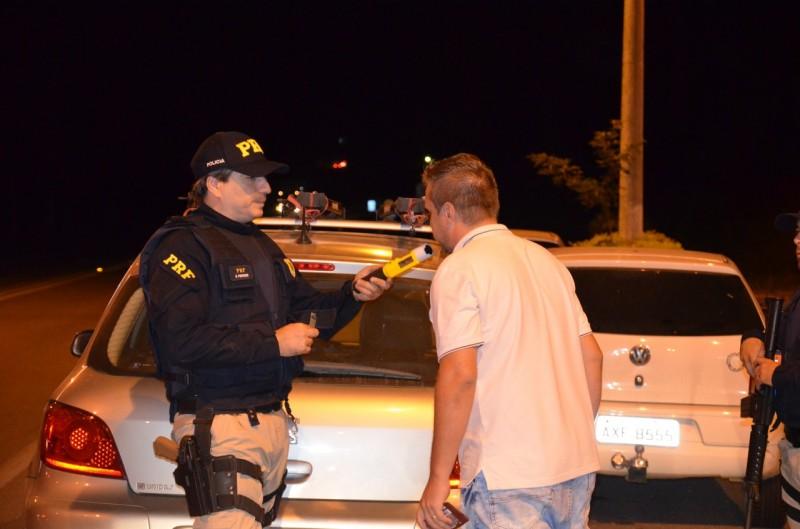 Motoristas são flagrados dirigindo sob efeito de álcool nas rodovias federais