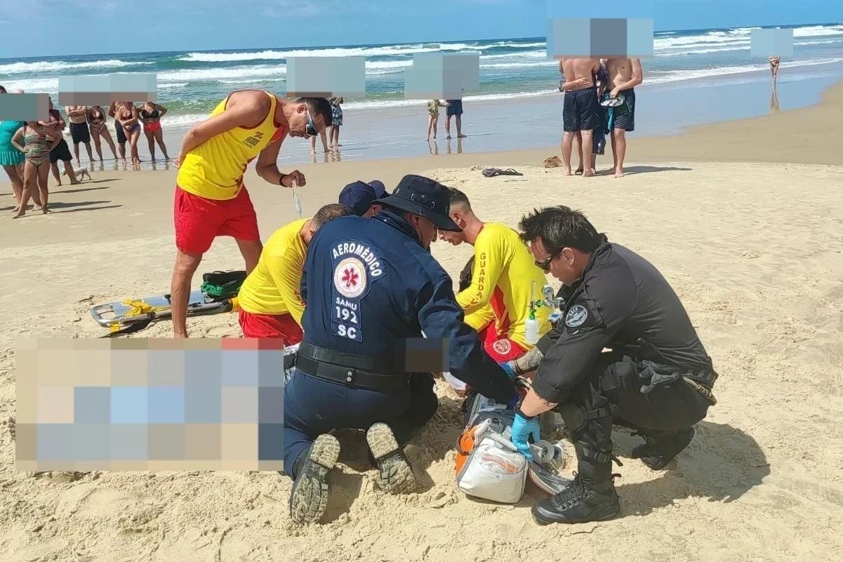 Jovem morre após se afogar na Praia do Camacho