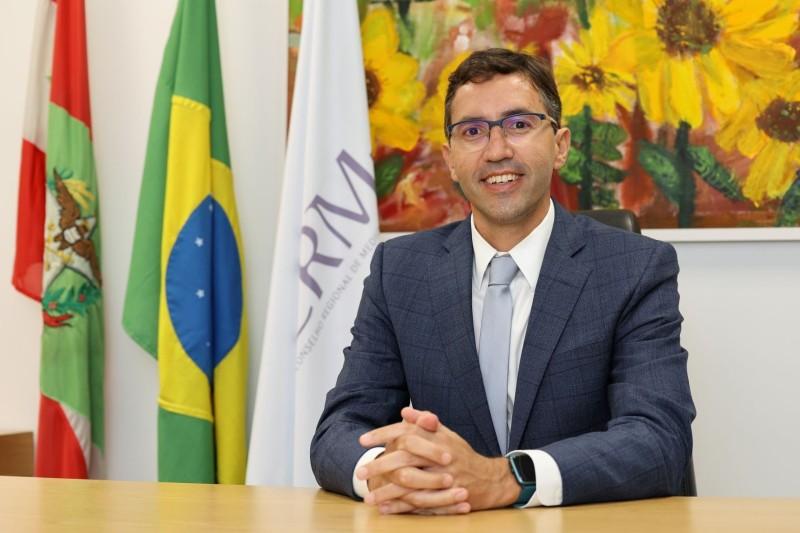 Pelo Estado Entrevista 28/08: Eduardo Porto, Presidente do Conselho Regional de Medicina