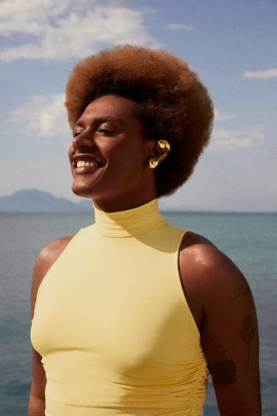 Liniker apresenta seu primeiro álbum-solo em Criciúma nesta sexta