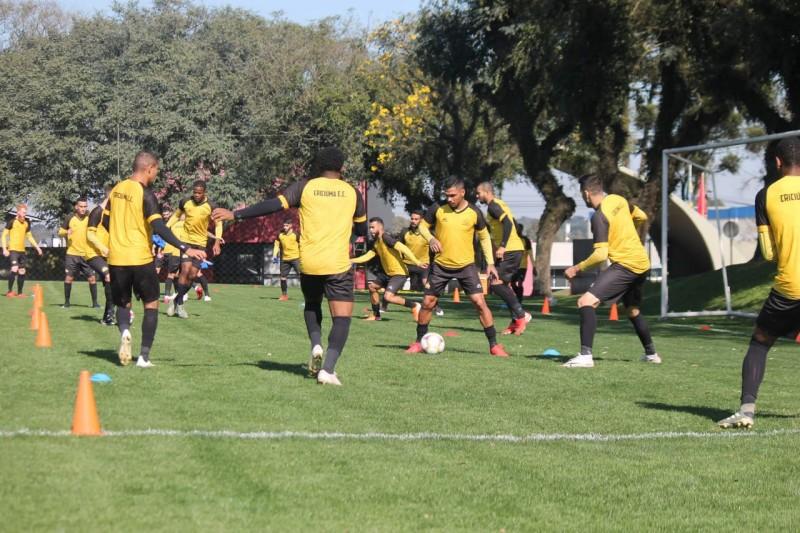 Três jogadores do Criciúma testam positivo para Covid-19; dois iriam enfrentar o Londrina