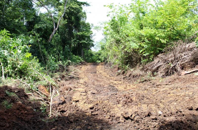 Prefeitura limpa terreno para início das obras de construção do Mirante Realdo Santos Guglielmi