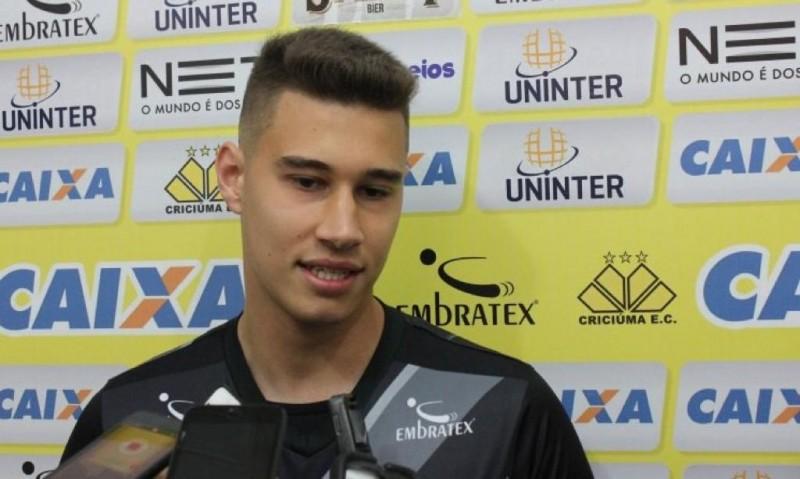 Vinicius à disposição do Tigre até o dia 10 de abril