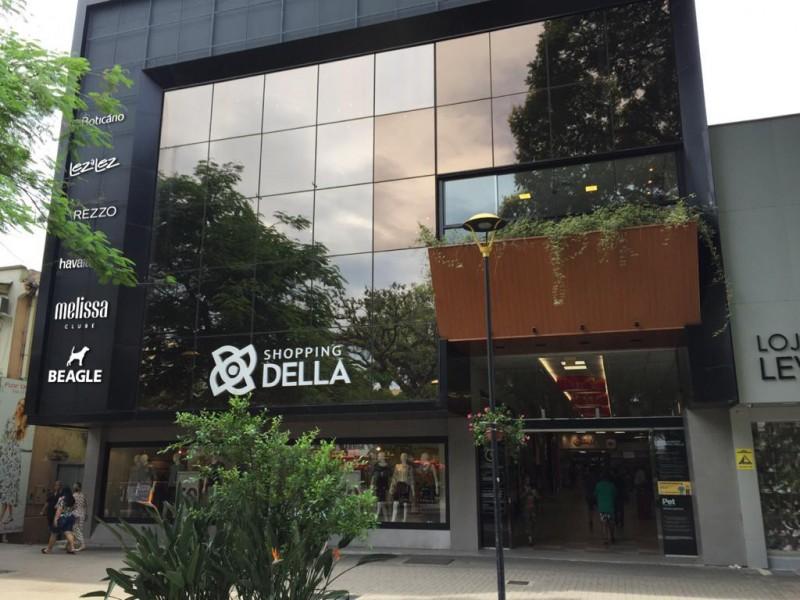 Shopping Della adota horário reduzido aos sábados durante a temporada de verão e Carnaval