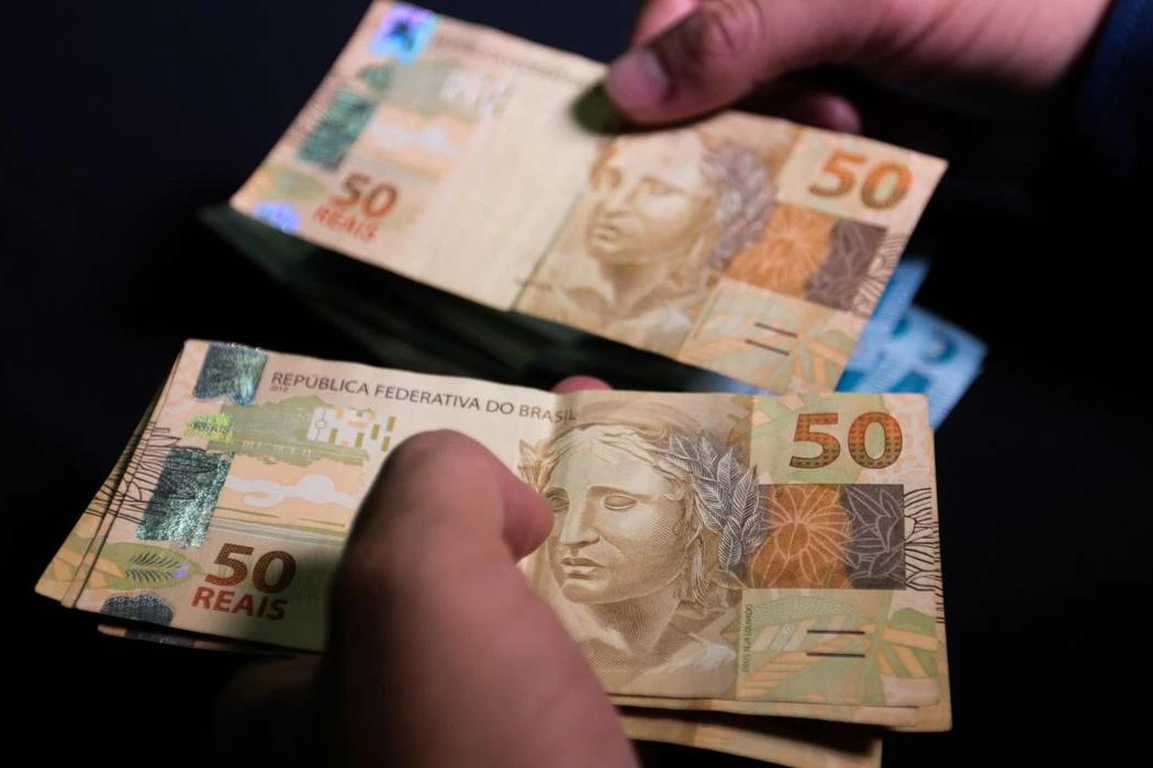 Brasileiros sacaram R$ 455,68 milhões esquecidos em bancos em setembro
