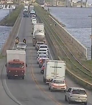 Sindicatos farão manifestação na região da Ponte de Laguna nesta tarde