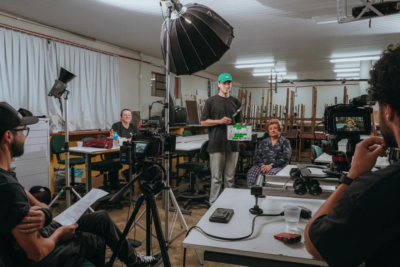 Histórias da Praça Nereu Ramos estão em documentário exibido gratuitamente neste sábado