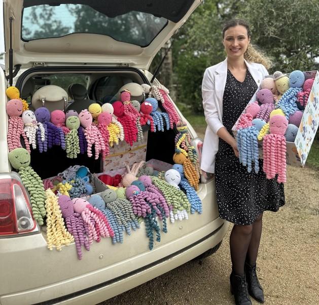 Mais de 120 polvos amigurumis são entregues ao Hospital Materno Infantil Santa Catarina