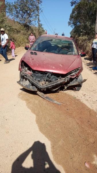 Motorista é encaminhado ao hospital depois de capotar veículo em Morro da Fumaça