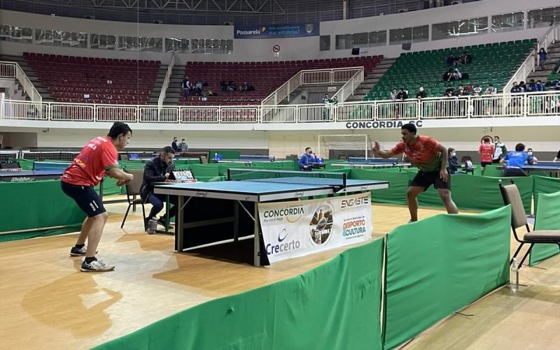 Equipe Mampituba/FME Criciúma conquista 13 medalhas em etapa do Circuito Estadual de Tênis de Mesa