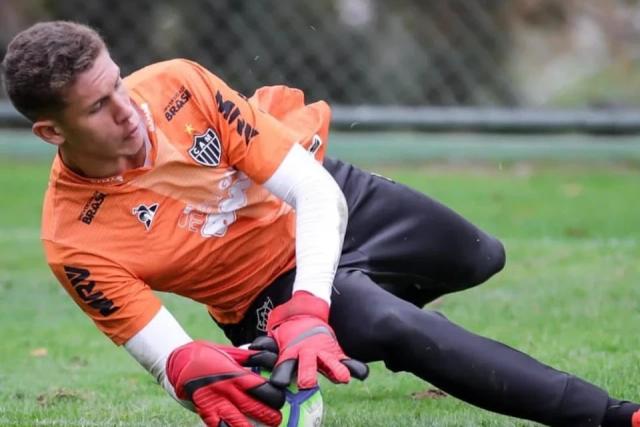 Goleiro campeão no Atlético Mineiro é anunciado pelo Hercílio Luz
