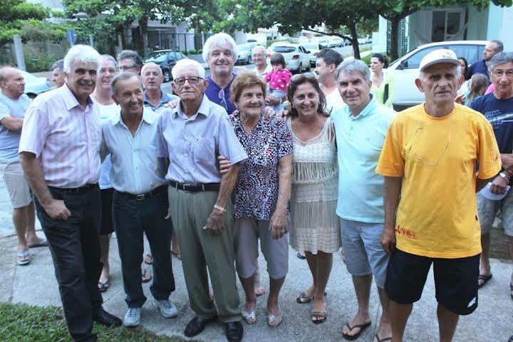 Amigos inauguram Cancha de Bocha Comunitária