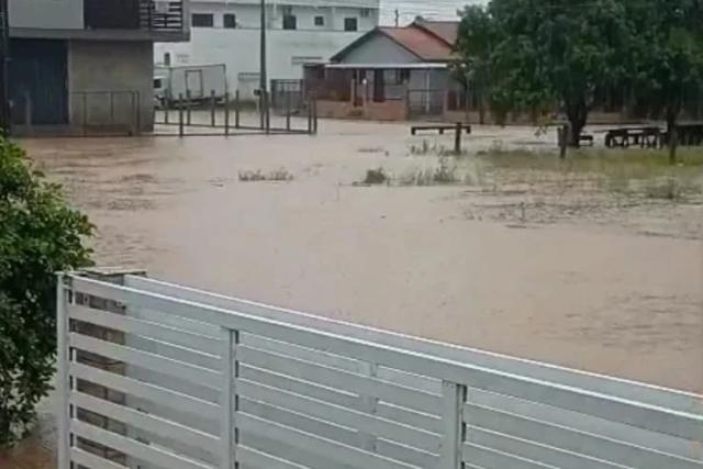Após fortes chuvas, nível da água começa a baixar em Forquilhinha