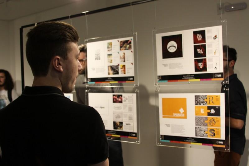 Exposição reúne trabalhos de alunos das três escolas de Design de Criciúma