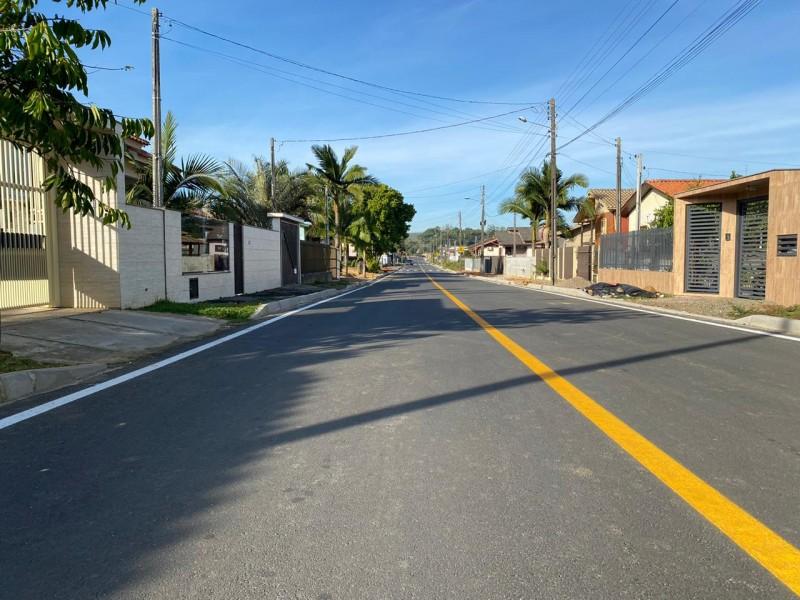 Governo entrega obras de pavimentação asfáltica de 27 ruas no bairro Quarta Linha