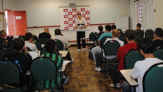 Anjos do Futsal reúne professores dos núcleos e profissionais do esporte