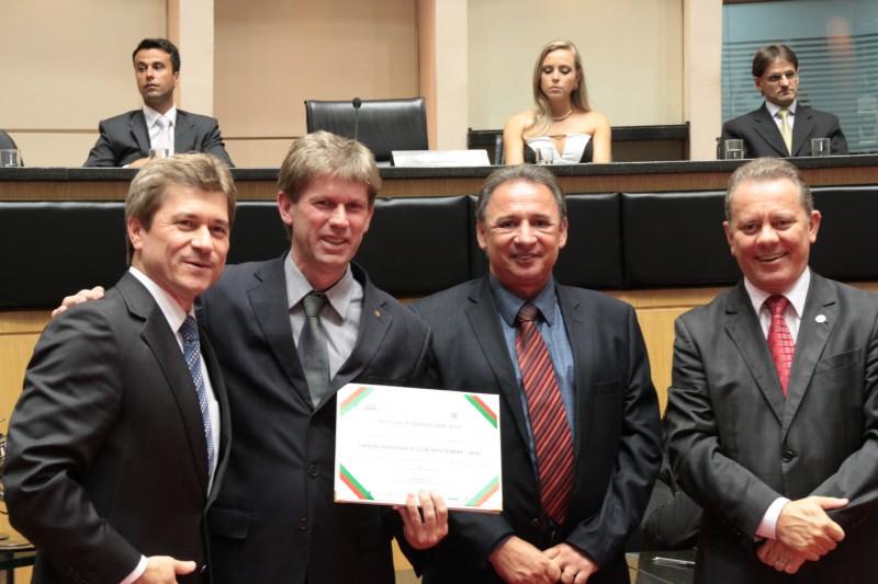 Unisul recebe Certificado de Responsabilidade Social da Alesc